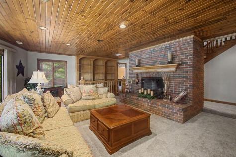 637 King Beach Drive Howard OH 43028