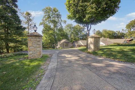 637 King Beach Drive Howard OH 43028