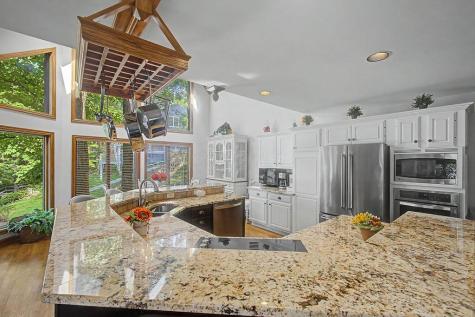 637 King Beach Drive Howard OH 43028