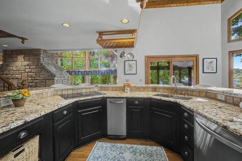 637 King Beach Drive Howard OH 43028