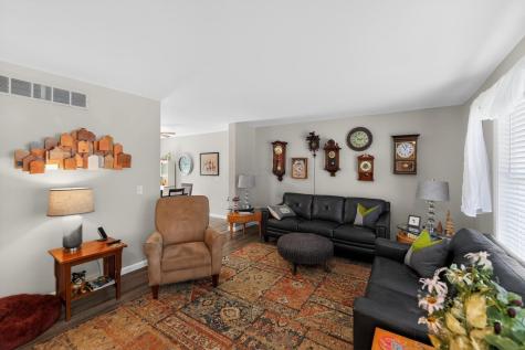 453 Greenlawn Drive Howard OH 43028