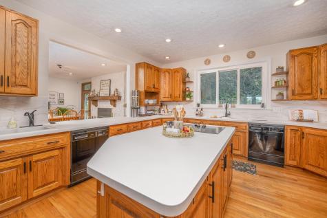 21311 Coshocton Road Howard OH 43028