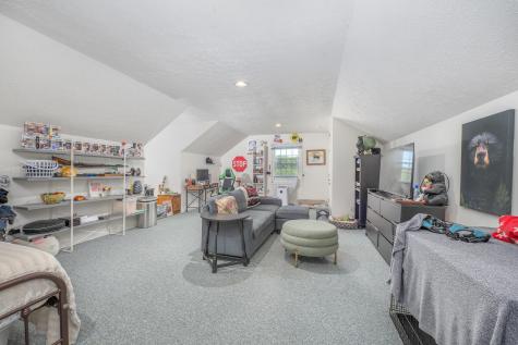 21311 Coshocton Road Howard OH 43028