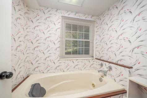 21311 Coshocton Road Howard OH 43028