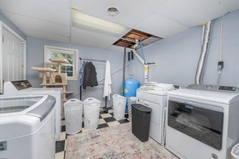 21311 Coshocton Road Howard OH 43028