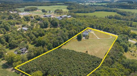 21311 Coshocton Road Howard OH 43028