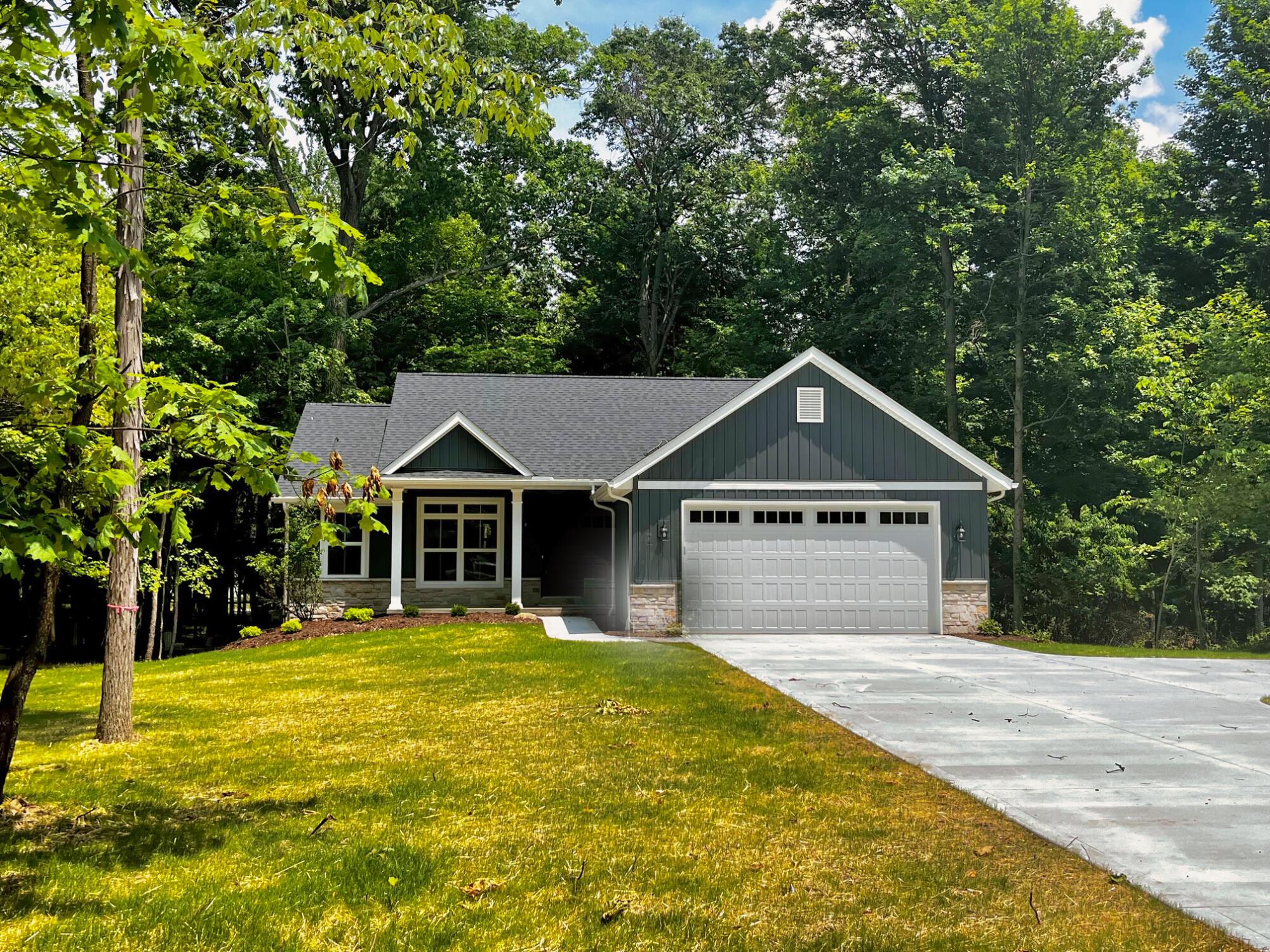 532 Floral Valley W Howard OH 43028