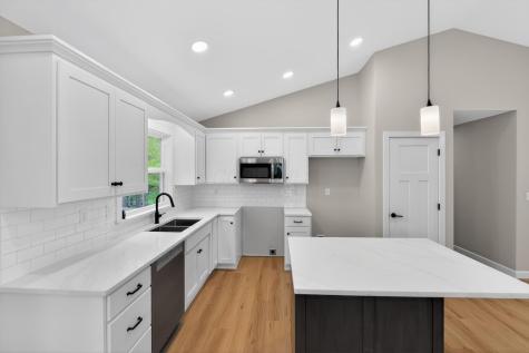 532 Floral Valley W Howard OH 43028