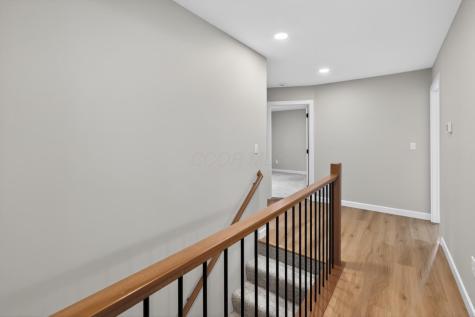 532 Floral Valley W Howard OH 43028