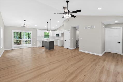 532 Floral Valley W Howard OH 43028