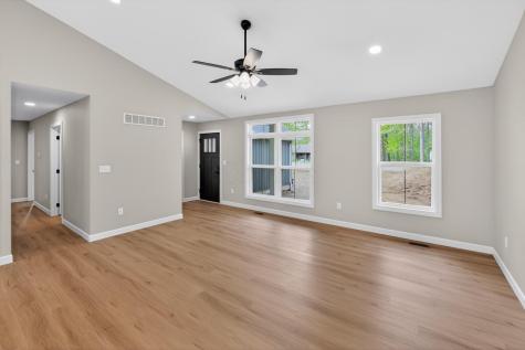 532 Floral Valley W Howard OH 43028