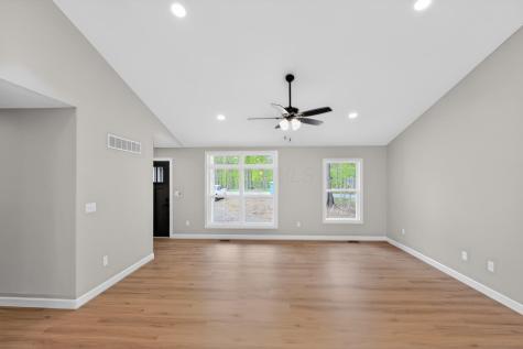 532 Floral Valley W Howard OH 43028