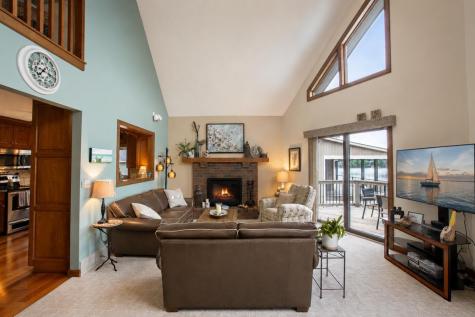 405 Lakeview Heights Drive Howard OH 43028