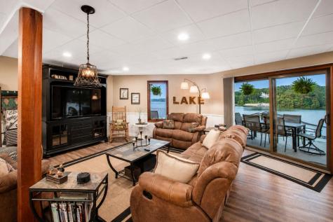 405 Lakeview Heights Drive Howard OH 43028