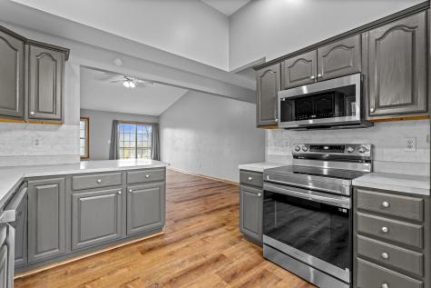 70 Queensway Court Howard OH 43028