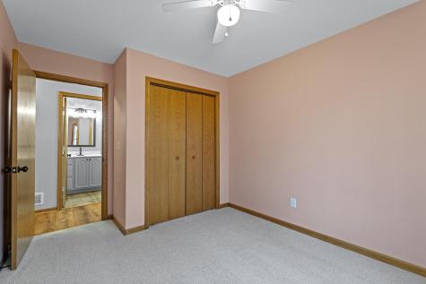 70 Queensway Court Howard OH 43028