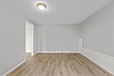 70 Queensway Court Howard OH 43028