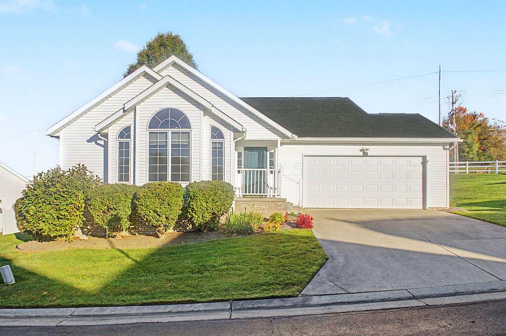 17 Waters Edge Drive Mount Vernon OH 43050