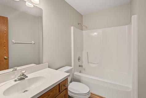 17 Waters Edge Drive Mount Vernon OH 43050