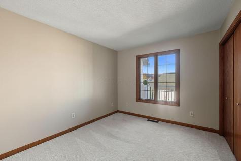 17 Waters Edge Drive Mount Vernon OH 43050