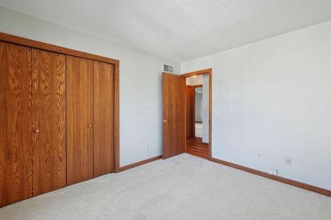 17 Waters Edge Drive Mount Vernon OH 43050