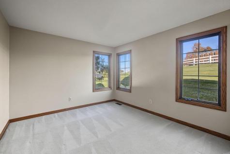 17 Waters Edge Drive Mount Vernon OH 43050