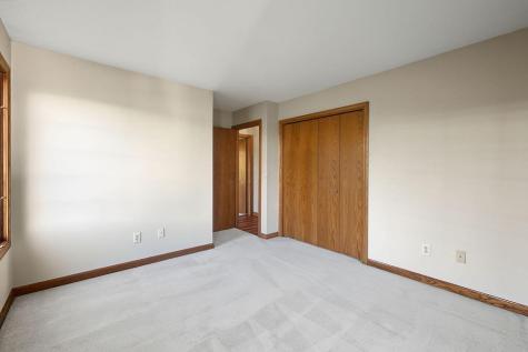17 Waters Edge Drive Mount Vernon OH 43050