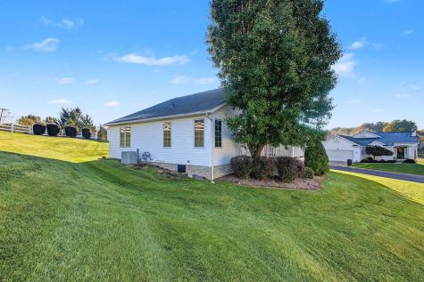 17 Waters Edge Drive Mount Vernon OH 43050