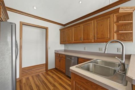 17 Waters Edge Drive Mount Vernon OH 43050