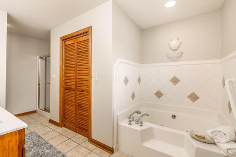 4045 Apple Valley Drive Howard OH 43028