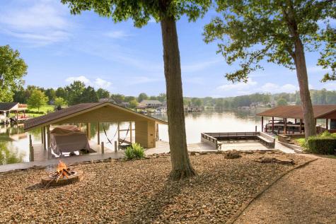 4045 Apple Valley Drive Howard OH 43028