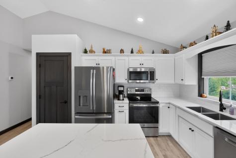1085 Apple Valley Drive Howard OH 43028