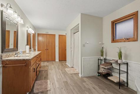 922 Fairway Drive Howard OH 43028