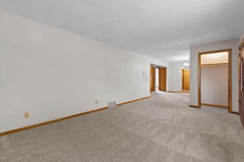 2 Upland Terrace Mount Vernon OH 43050