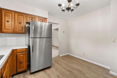 2 Upland Terrace Mount Vernon OH 43050