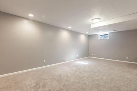 879 Winesap Drive Howard OH 43028