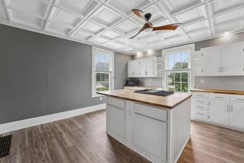 107 W Sandusky Street Fredericktown OH 43019