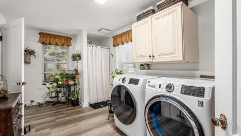 584 N Main Street Utica OH 43080