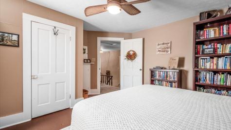 584 N Main Street Utica OH 43080