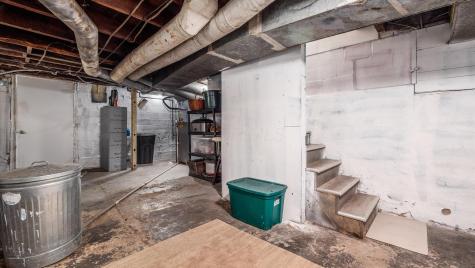 584 N Main Street Utica OH 43080