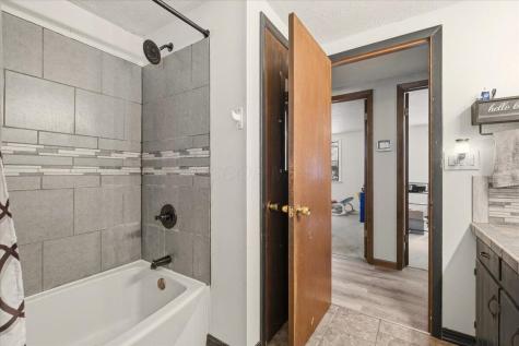 6 Adena Court Fredericktown OH 43019