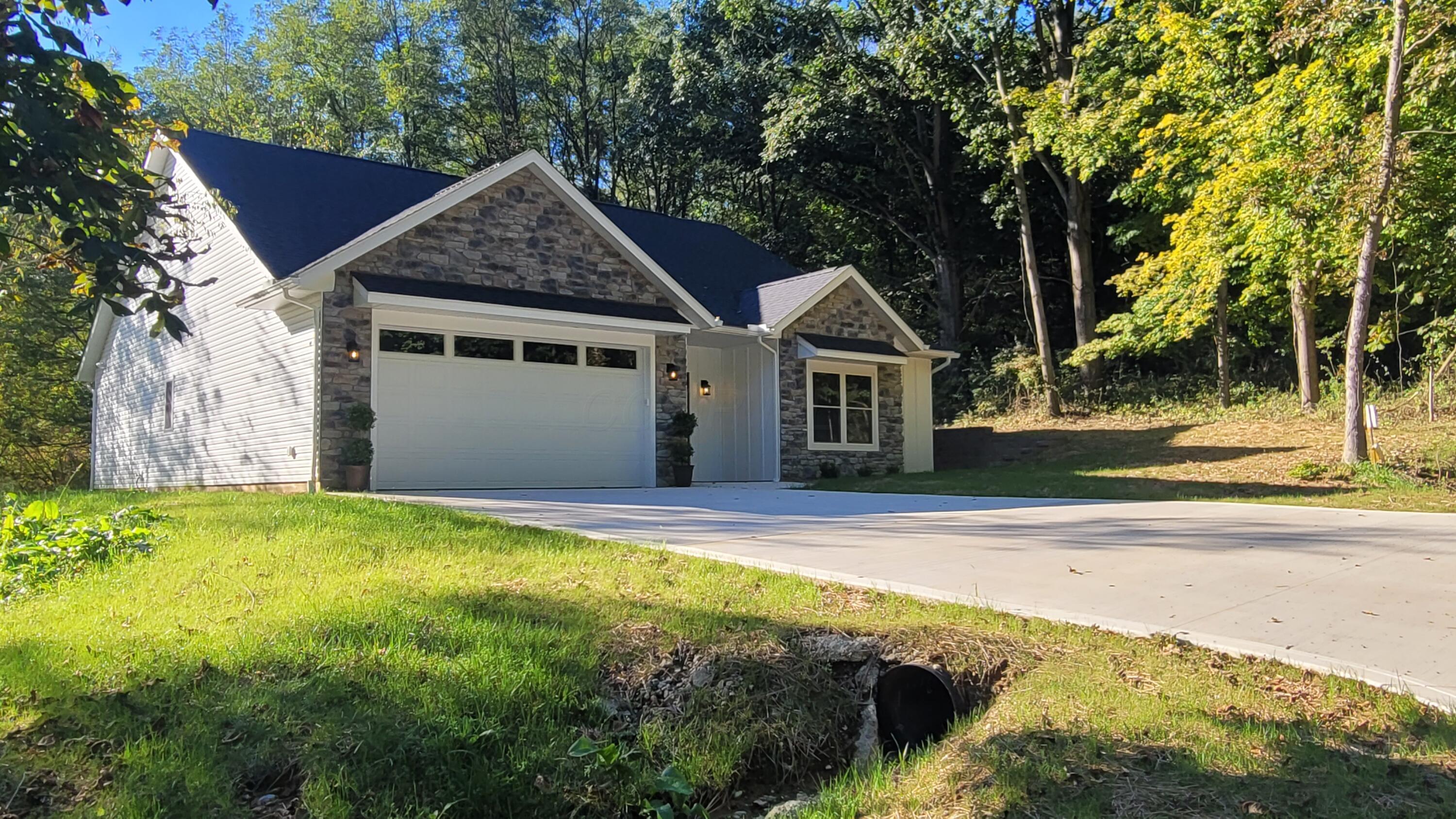706 Berry Road Howard OH 43028