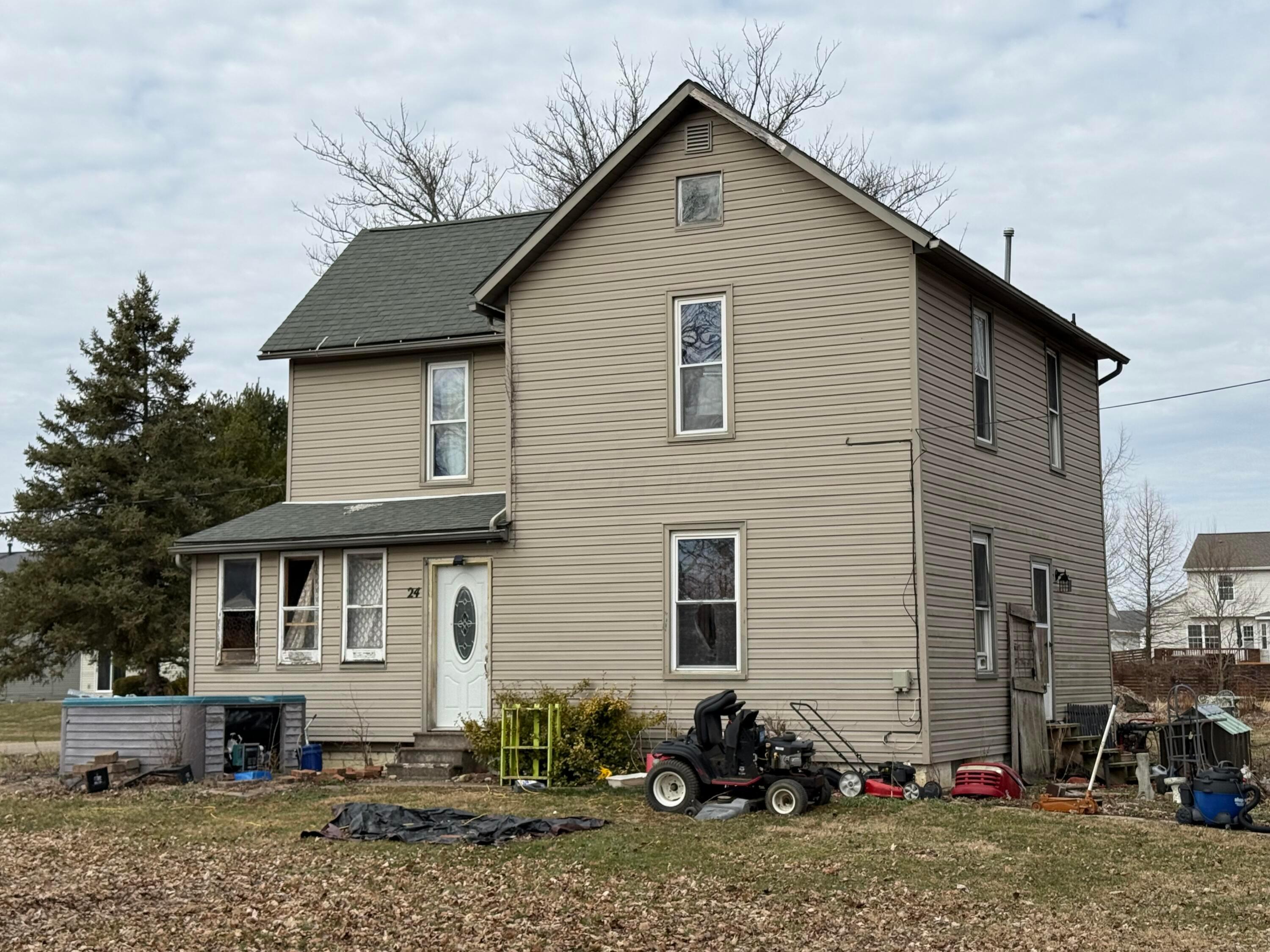 24 Messmore Avenue Centerburg OH 43011