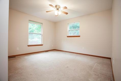 1928 Marion Road NW Utica OH 43080