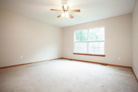 1928 Marion Road NW Utica OH 43080