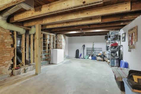 208 E Burgess Street Mount Vernon OH 43050