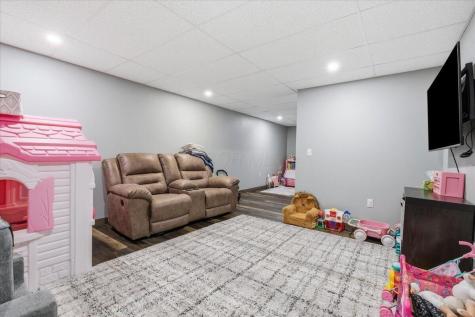 430 Ridgeland Drive Howard OH 43028