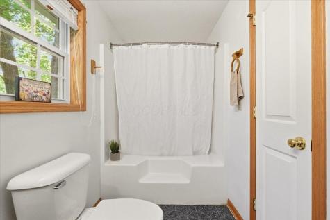562 Terrace Ridge Circle Howard OH 43028