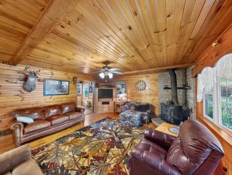 3999 Township Road 176 Fredericktown OH 43019