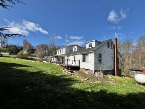 11219 Millersburg Road Howard OH 43028